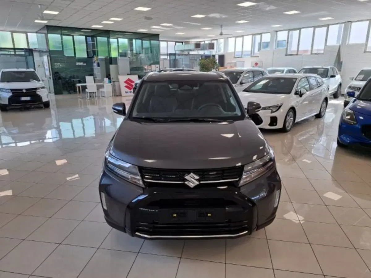 Suzuki Vitara nuova a Reggio Emilia (8)