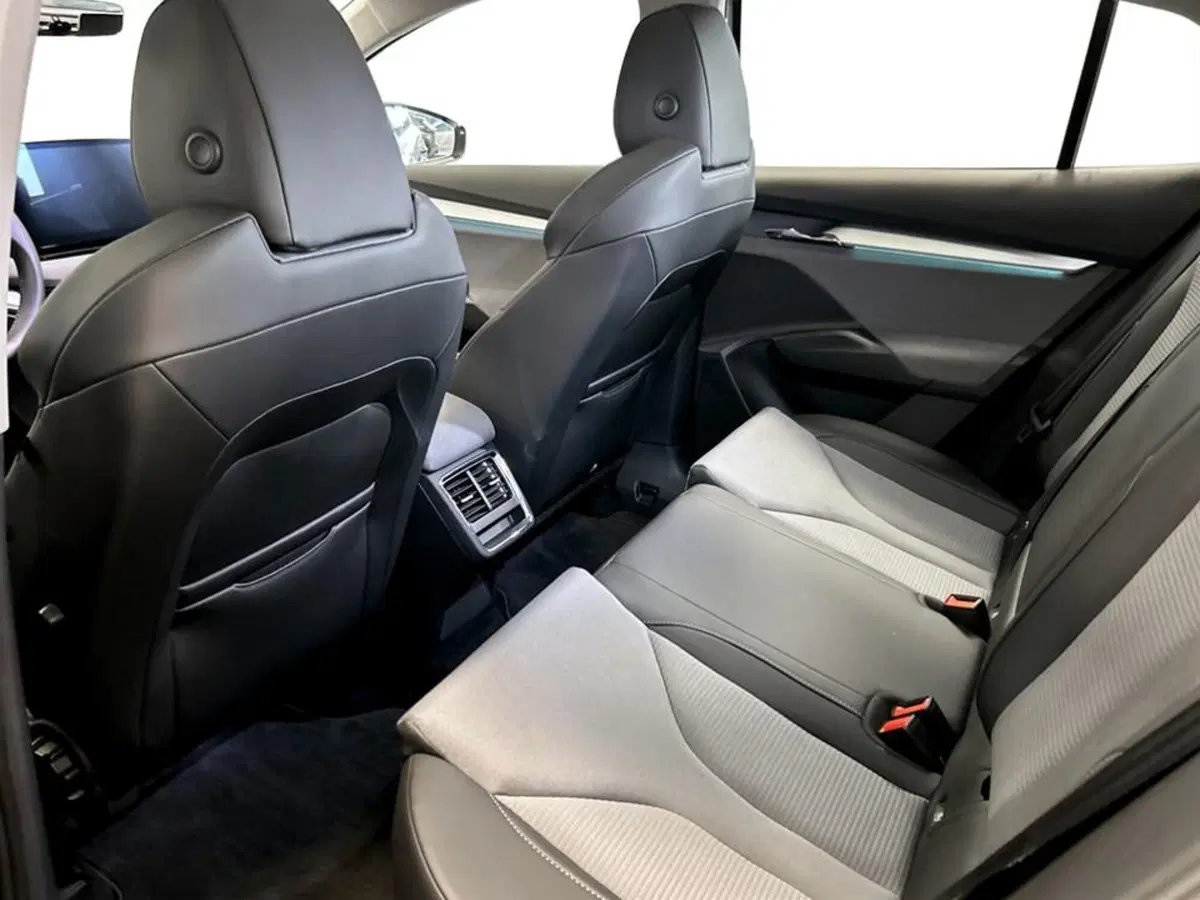 Skoda Enyaq usata a Piacenza (10)