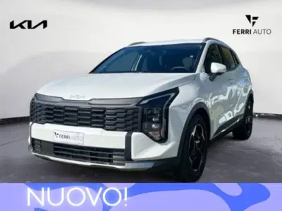 Kia Sportage 1.6 t-gdi hev Style 2wd at6 nuova a Tavagnacco