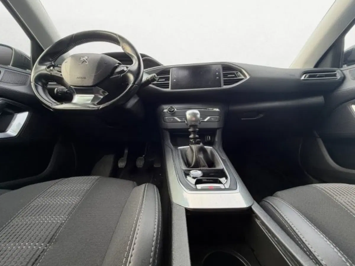 Peugeot 308 SW usata a Udine (10)