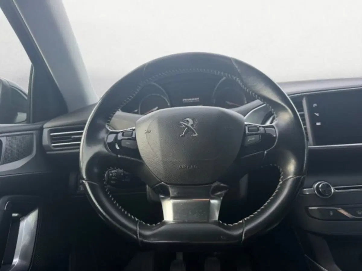 Peugeot 308 SW usata a Udine (11)