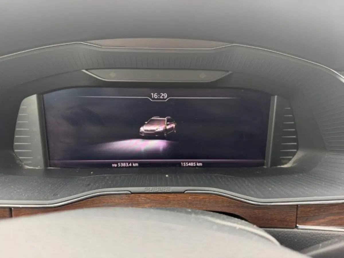 Skoda Superb Station Wagon usata a Udine (11)