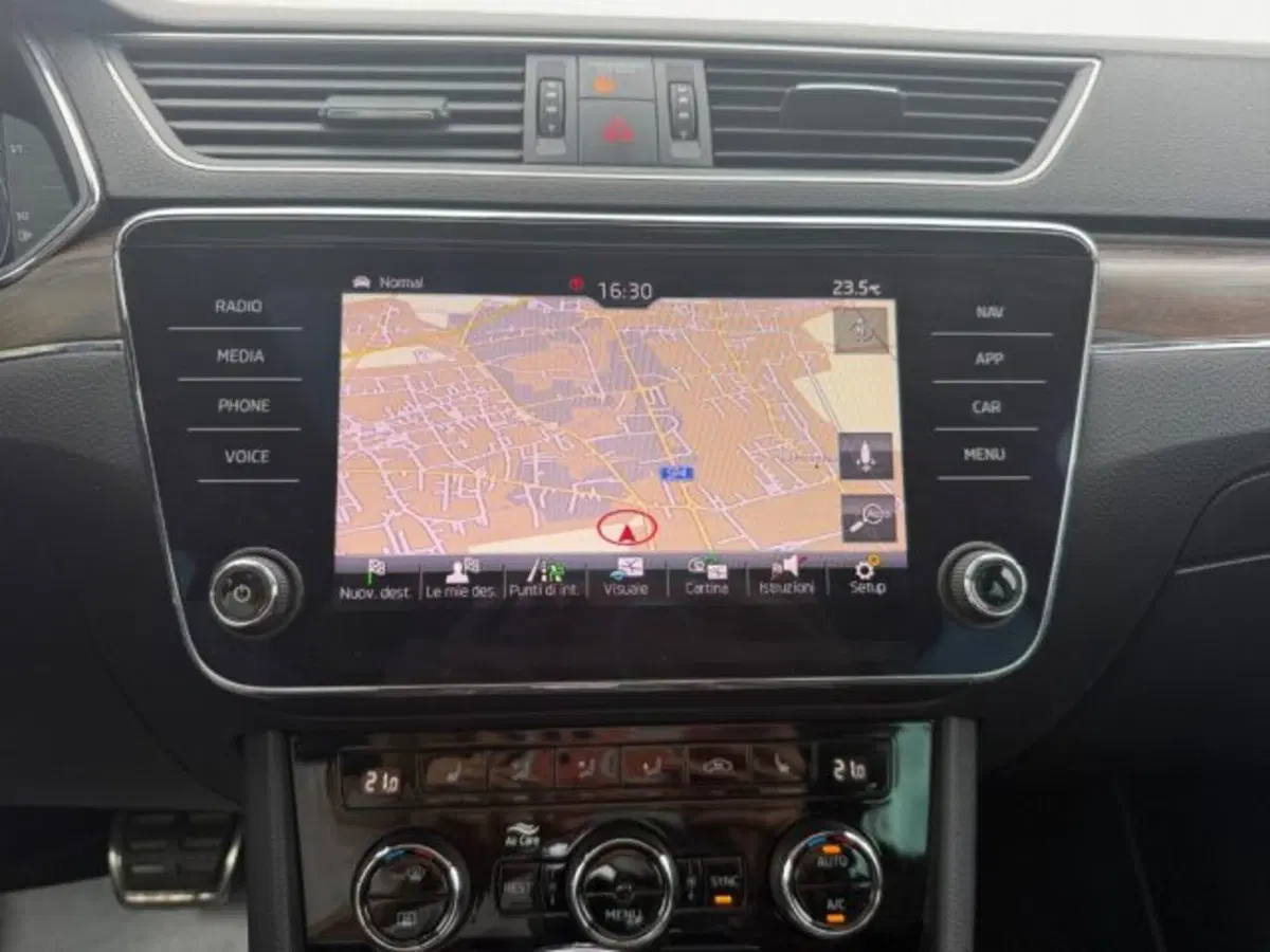 Skoda Superb Station Wagon usata a Udine (12)