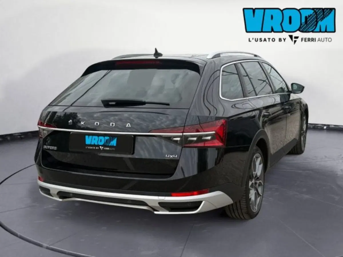 Skoda Superb Station Wagon usata a Udine (5)