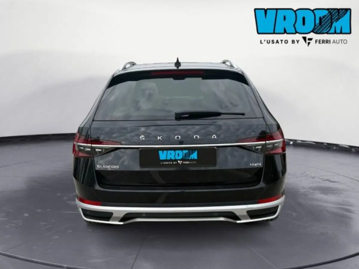Skoda Superb Station Wagon usata a Udine (6)