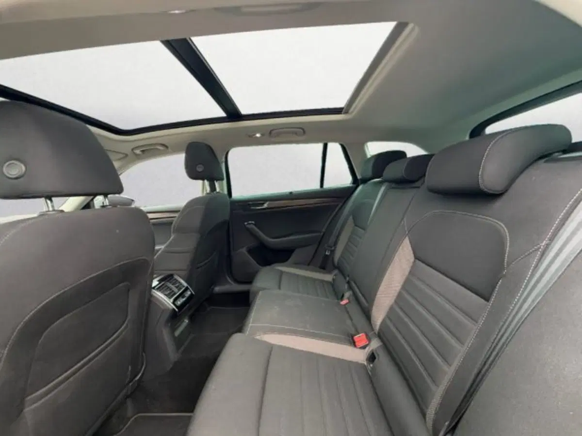 Skoda Superb Station Wagon usata a Udine (8)