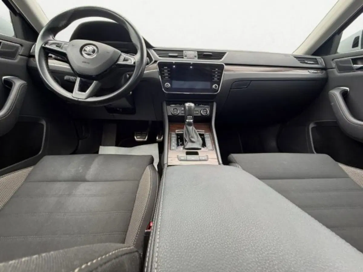 Skoda Superb Station Wagon usata a Udine (9)