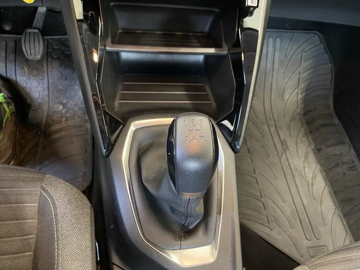 Peugeot 208 usata a Torino (11)