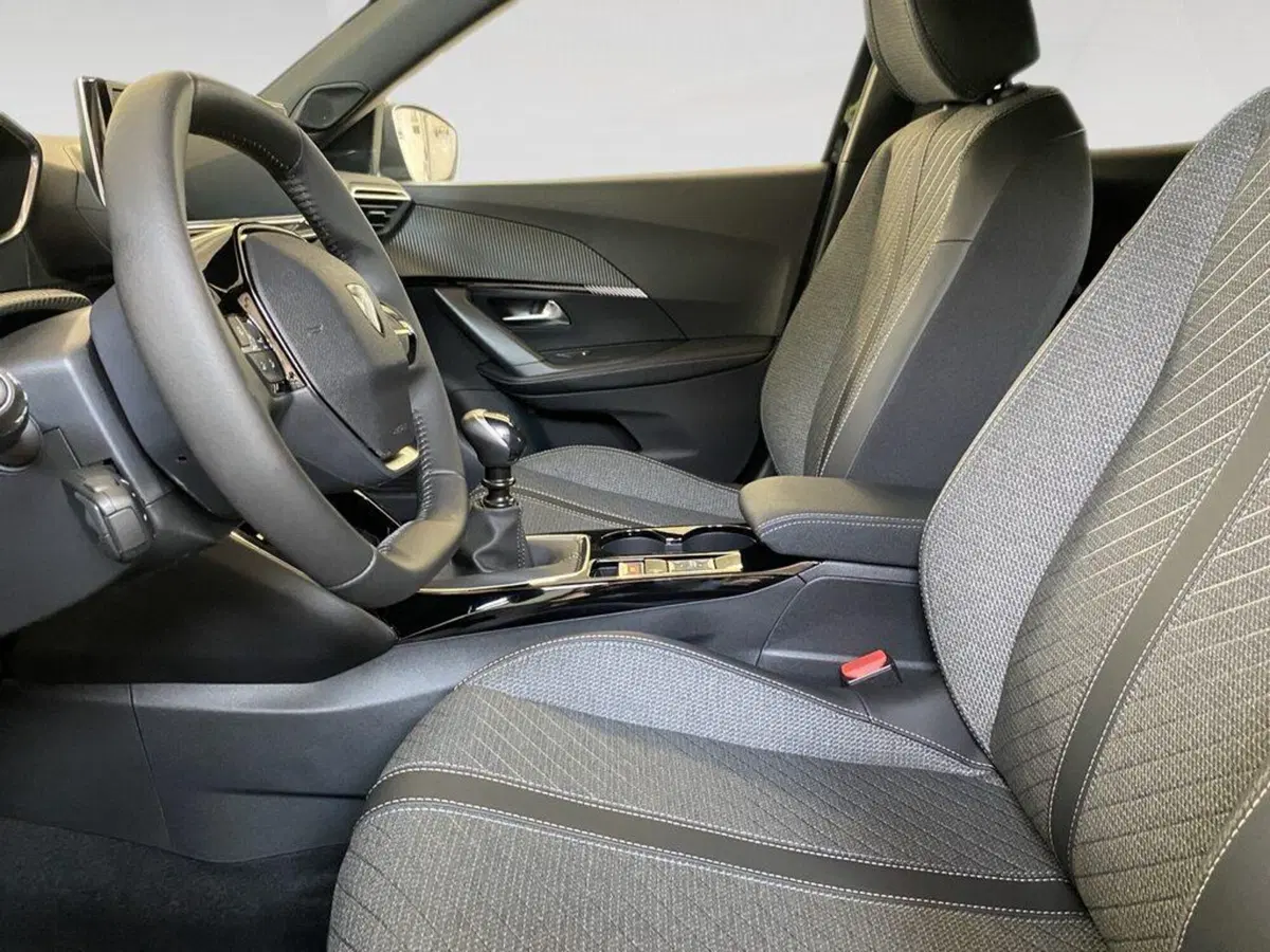 Peugeot 2008 nuova a Torino (7)