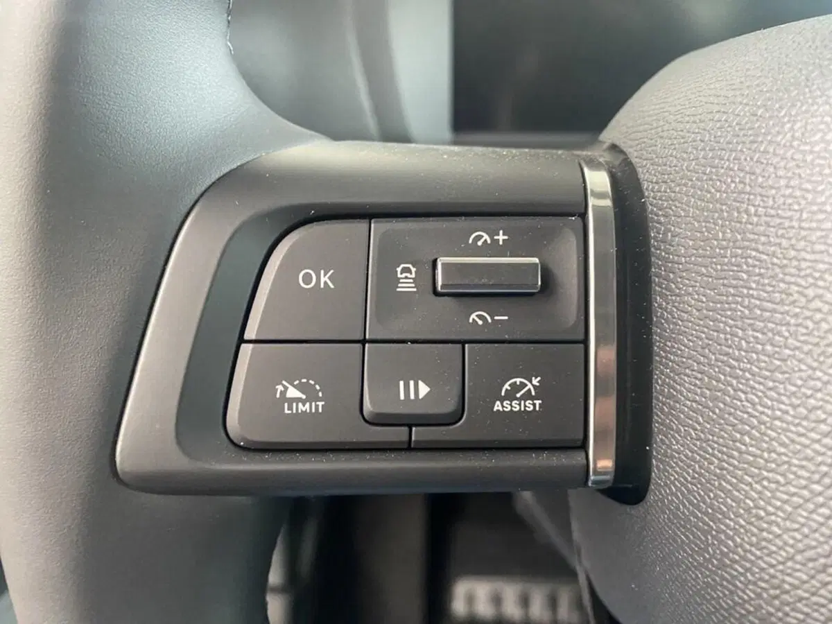 Citroen E-C4 nuova a Torino (13)