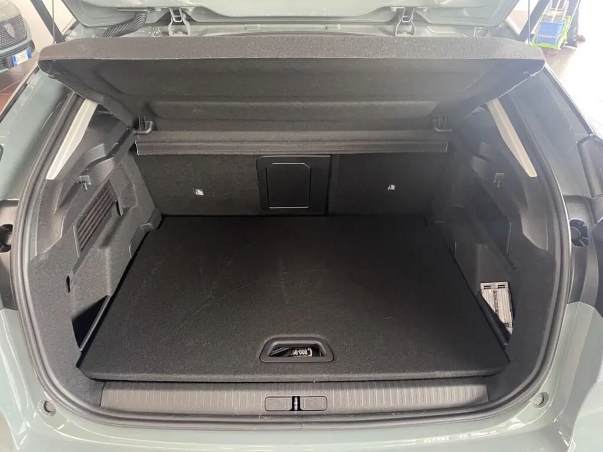 Citroen E-C4 nuova a Torino (9)