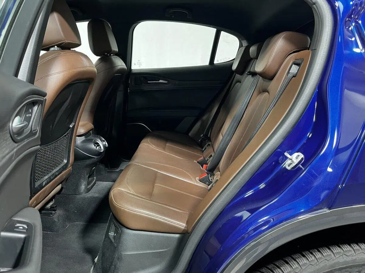 Alfa Romeo Stelvio usata a Sondrio (11)