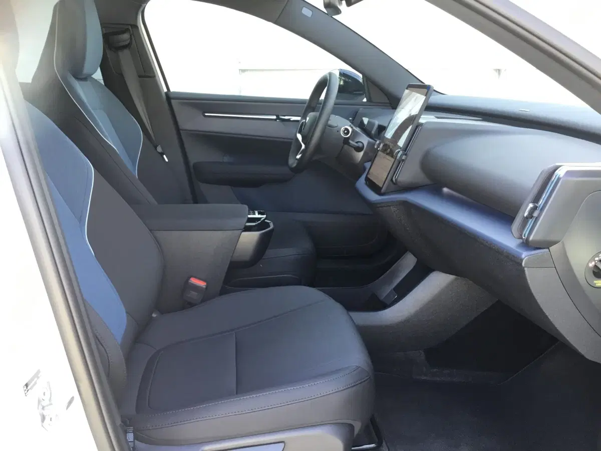 VOLVO Veicoli Commerciali EX30 nuova a Napoli (11)