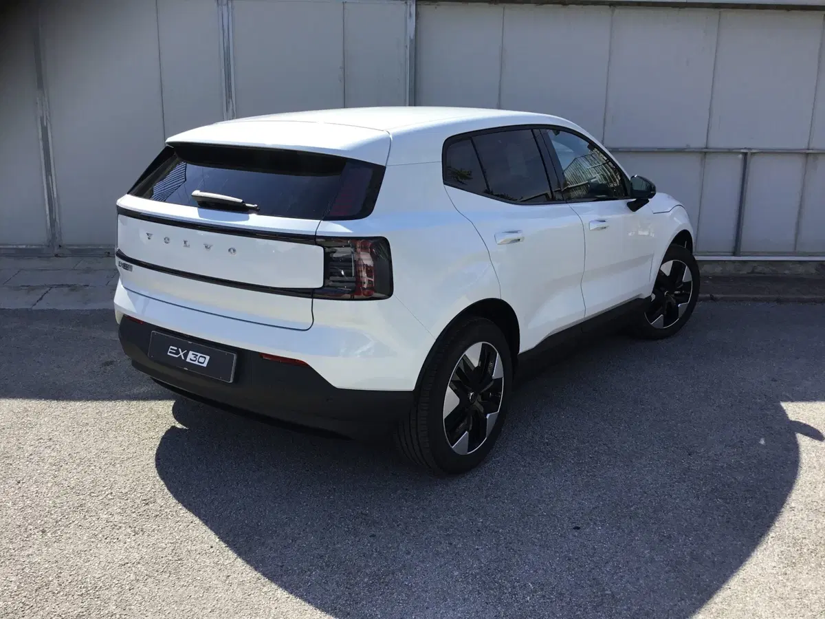 VOLVO Veicoli Commerciali EX30 nuova a Napoli (5)