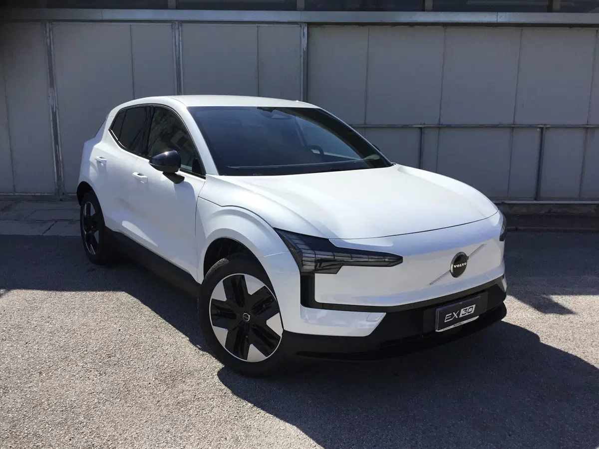 VOLVO Veicoli Commerciali EX30 nuova a Napoli (7)