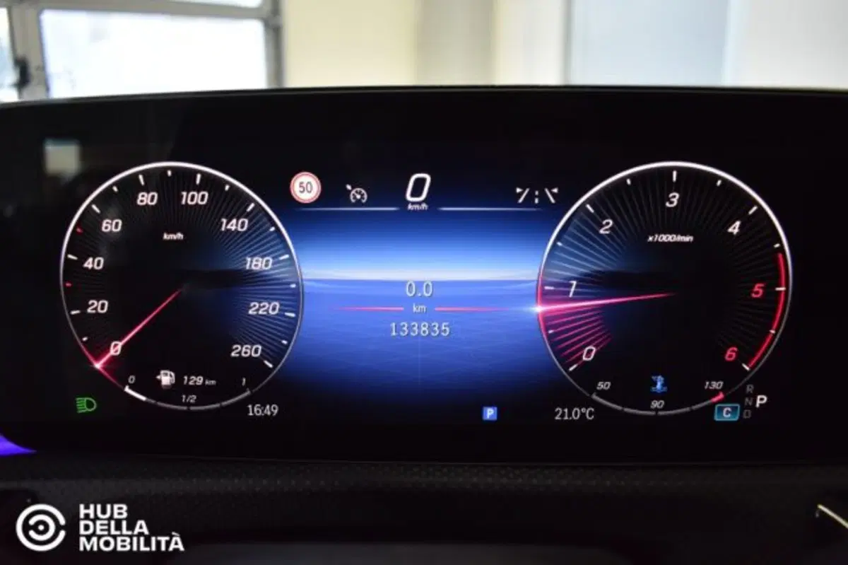 Mercedes-Benz CLA Shooting Brake usata a Perugia (8)