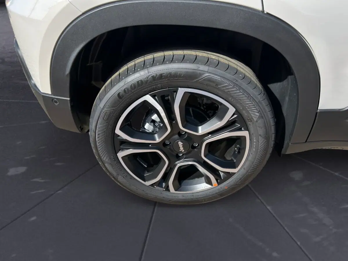 Jeep Avenger nuova a Verona (5)
