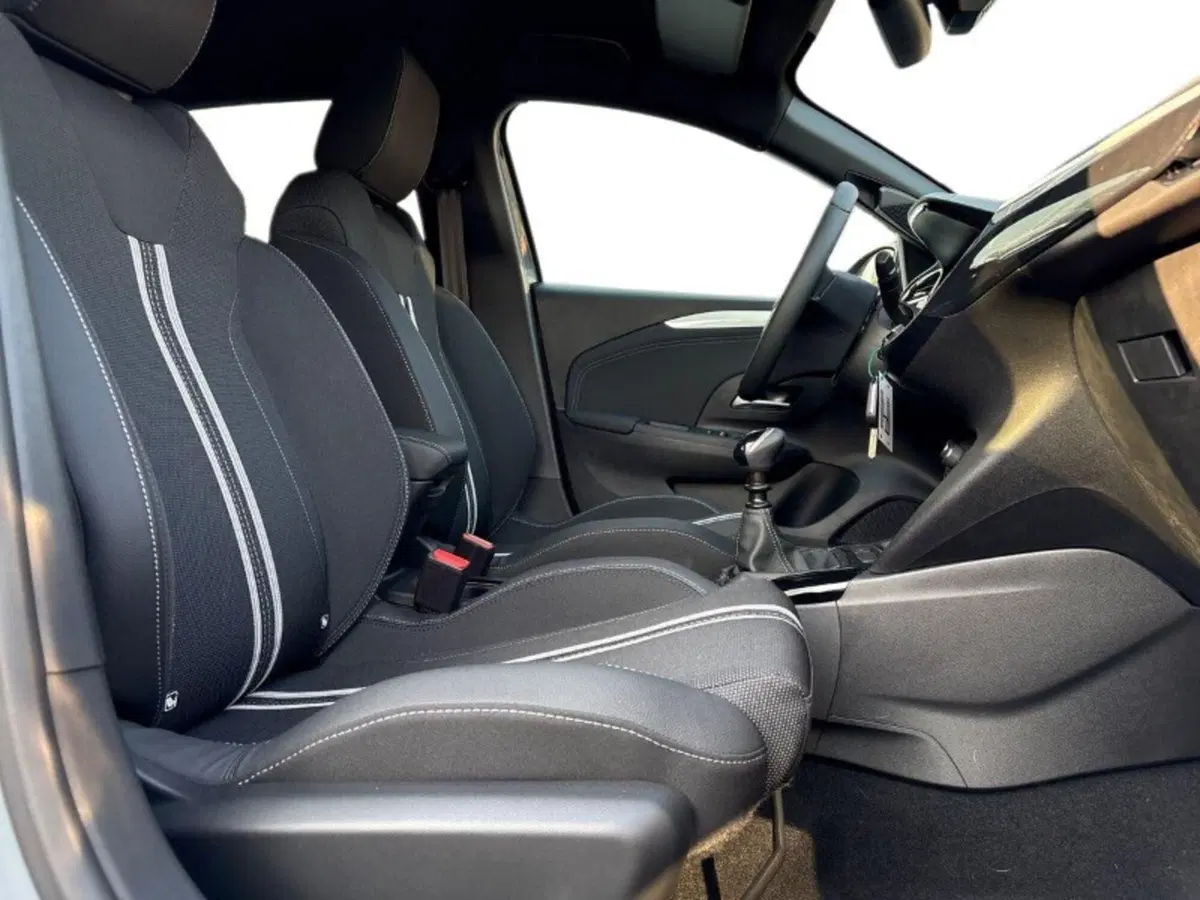 Opel Corsa nuova a Lecco (11)