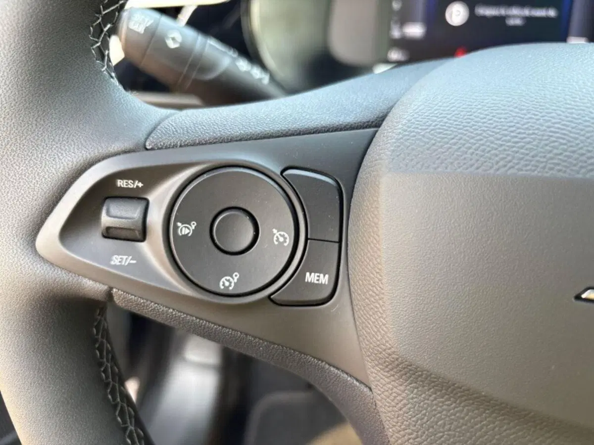 Opel Corsa nuova a Lecco (15)