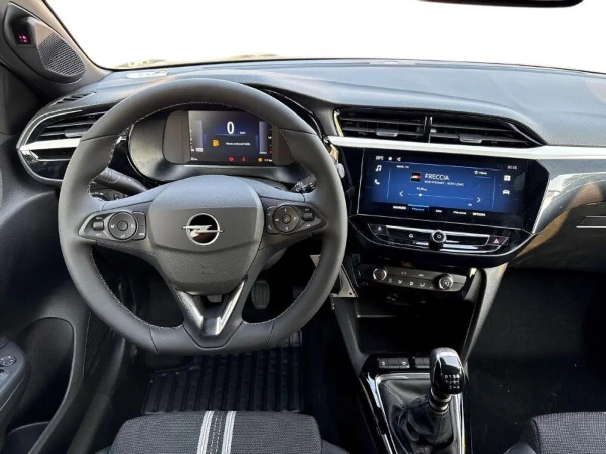 Opel Corsa nuova a Lecco (8)