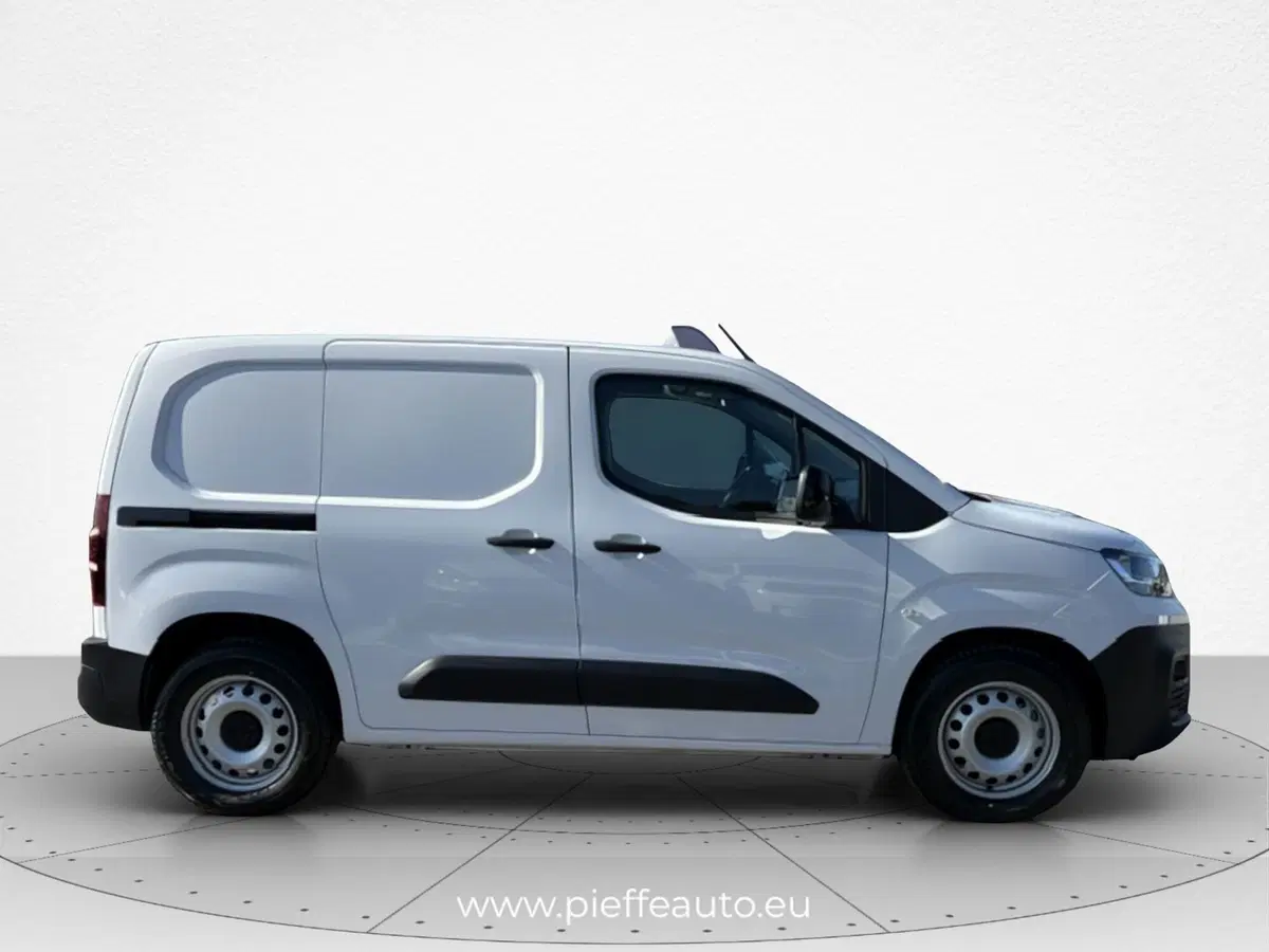 Fiat e-Doblò Furgone usata a Macerata (8)