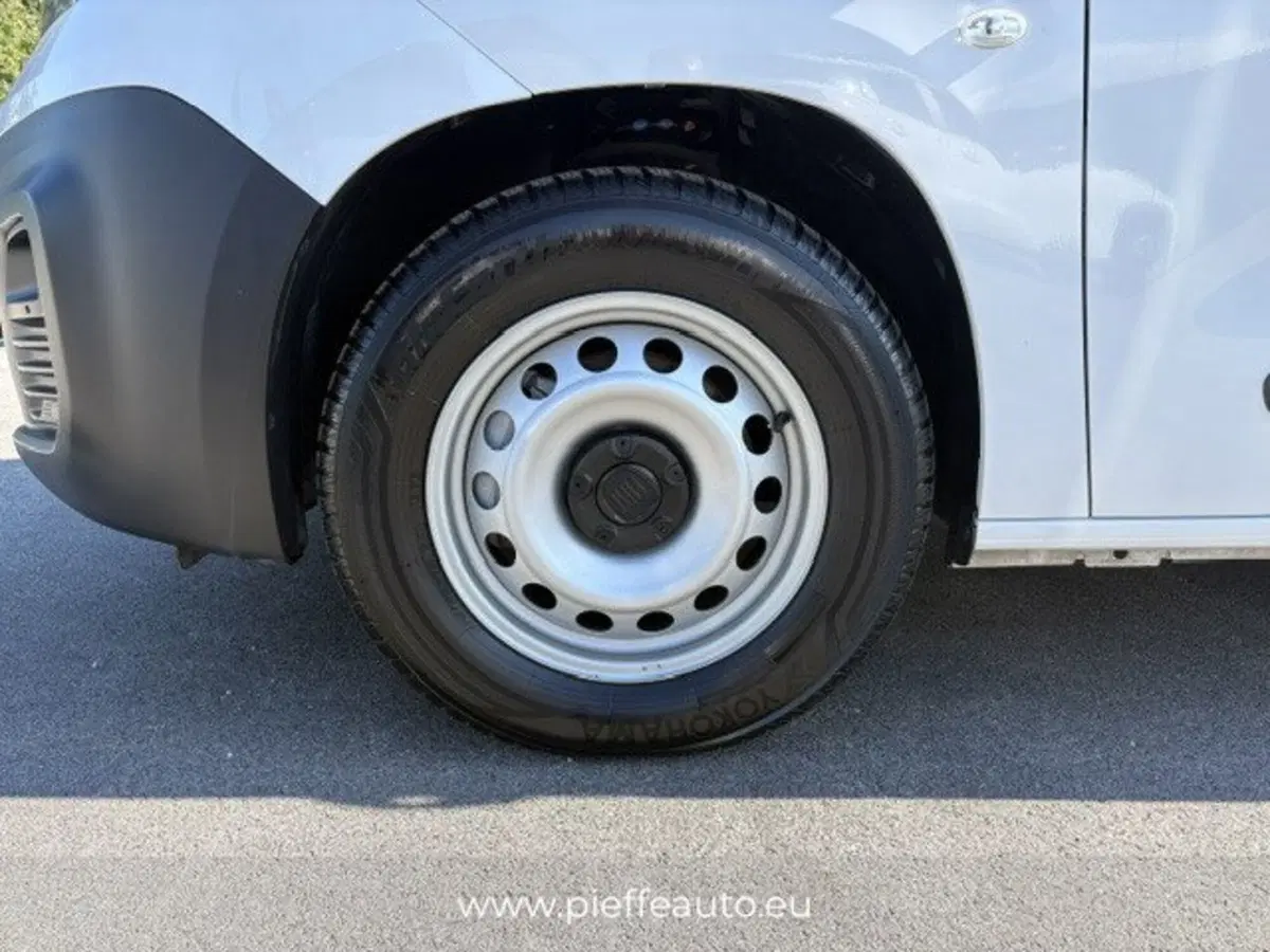 Fiat e-Doblò Furgone usata a Macerata (9)
