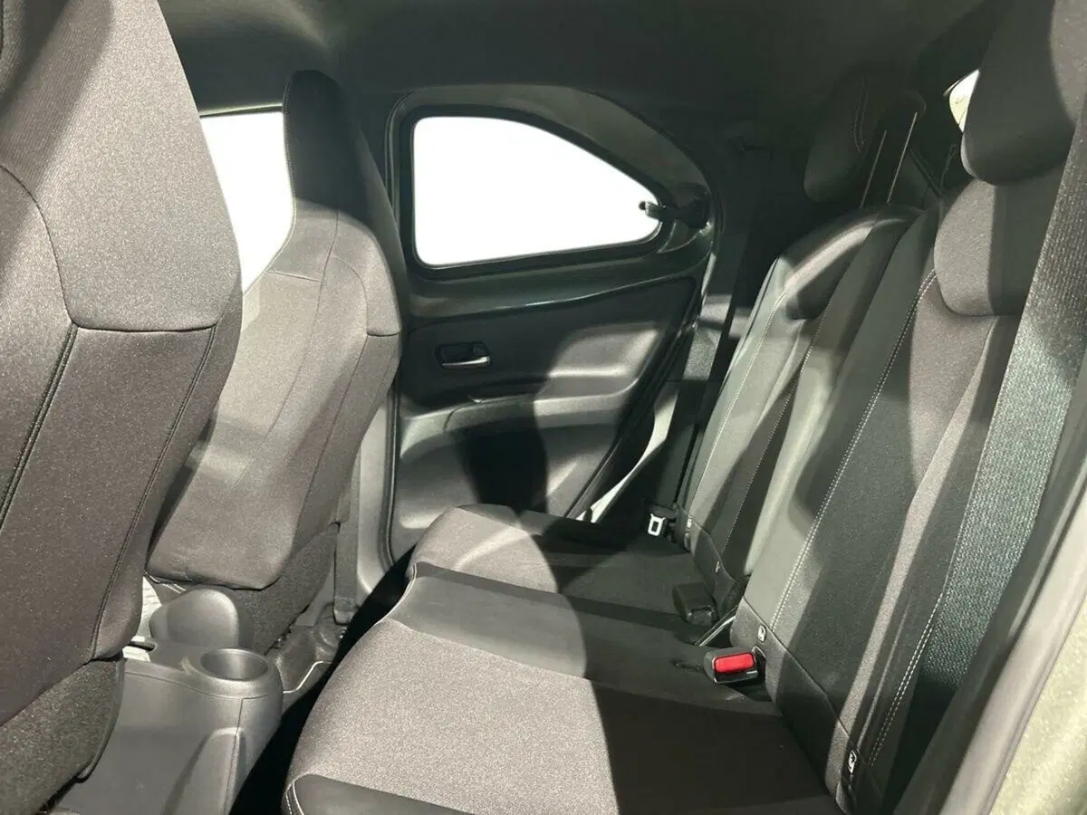 Toyota Aygo X usata a Lecco (12)
