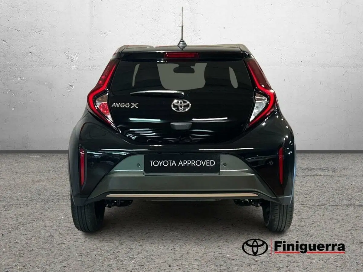 Toyota Aygo X usata a Lecco (4)