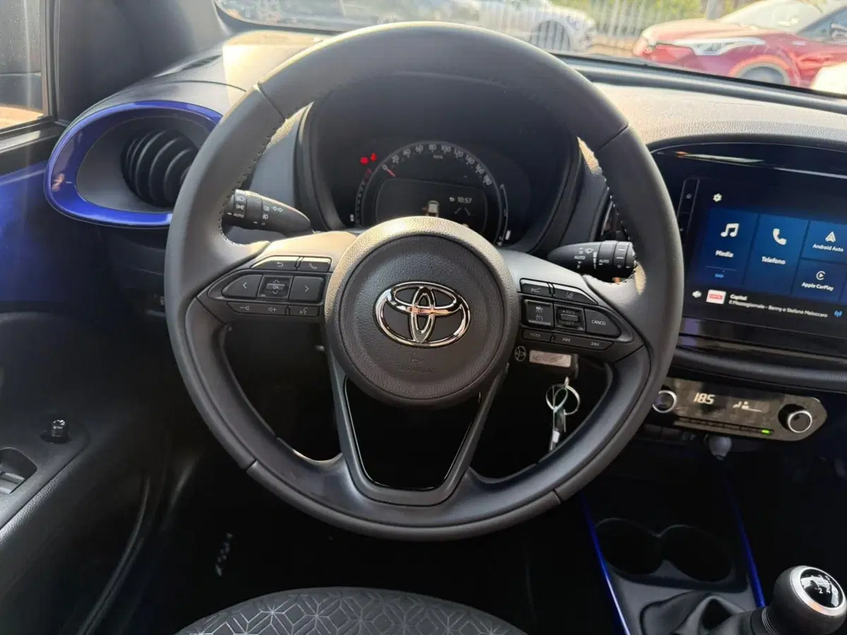 Toyota Aygo X nuova a Piacenza (11)