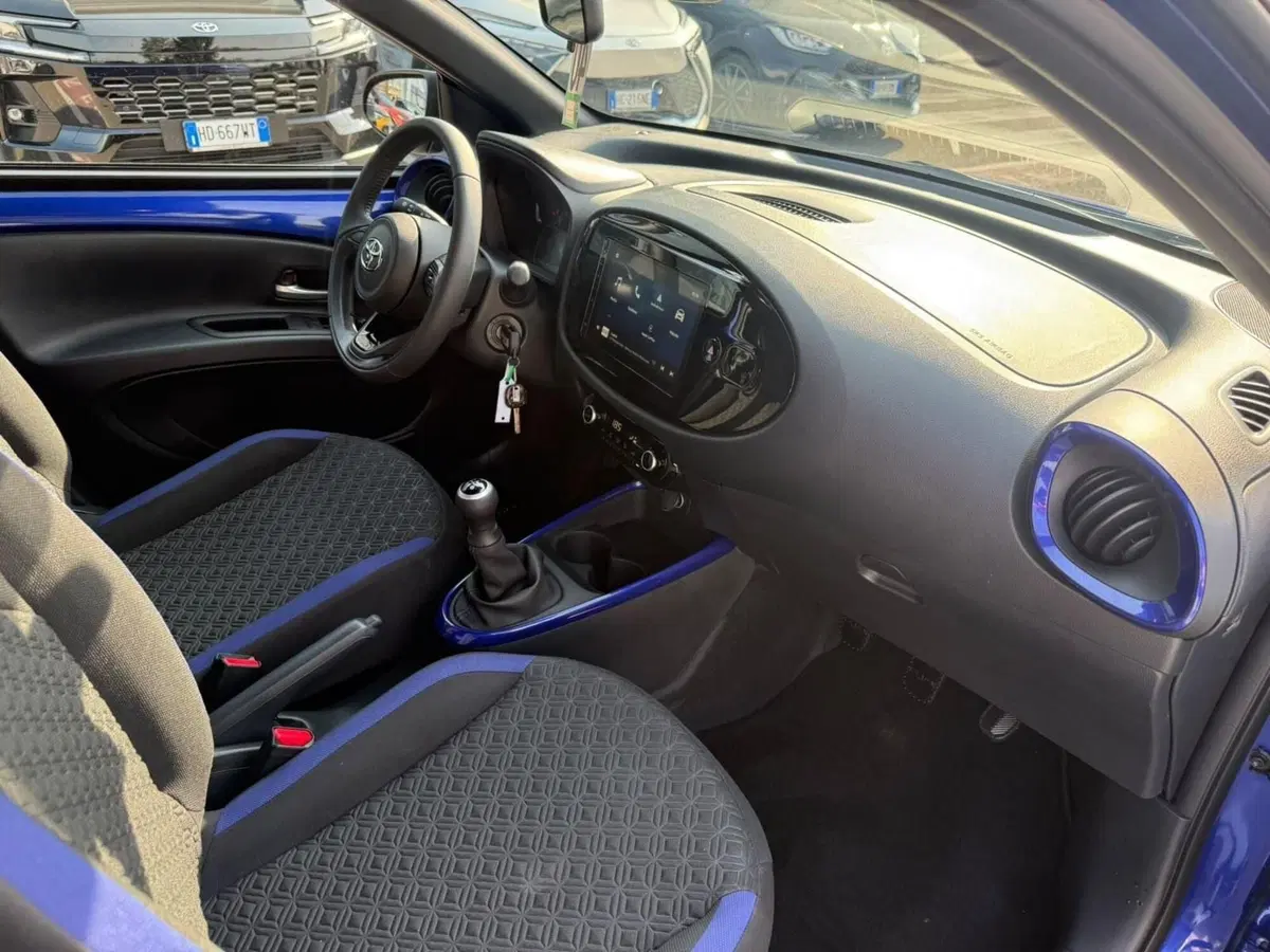 Toyota Aygo X nuova a Piacenza (14)