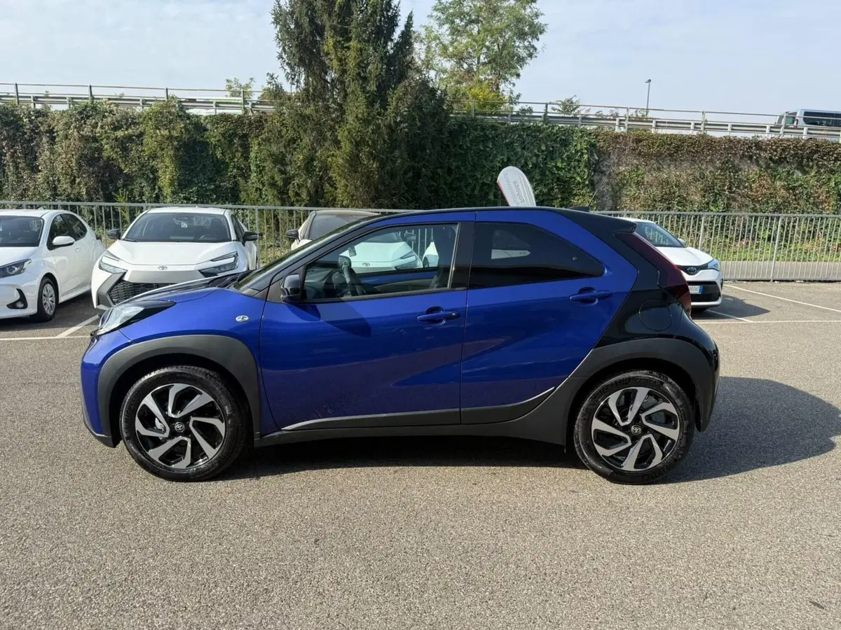 Toyota Aygo X nuova a Piacenza (3)