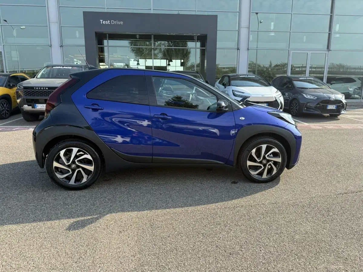 Toyota Aygo X nuova a Piacenza (4)