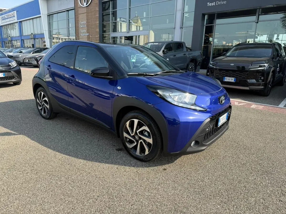 Toyota Aygo X nuova a Piacenza (8)