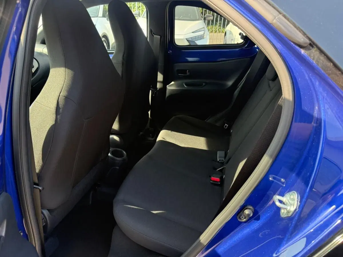 Toyota Aygo X nuova a Piacenza (9)