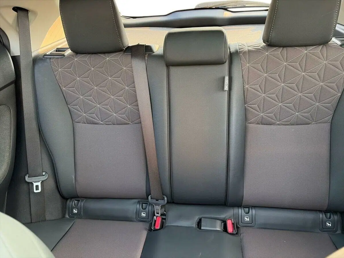 Toyota Yaris Cross usata a Lecco (11)