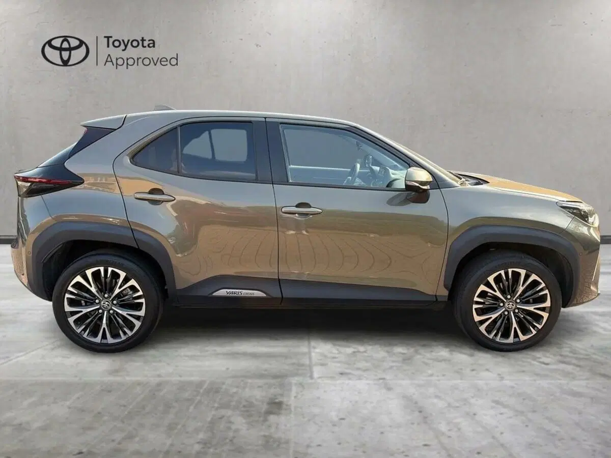 Toyota Yaris Cross usata a Lecco (4)