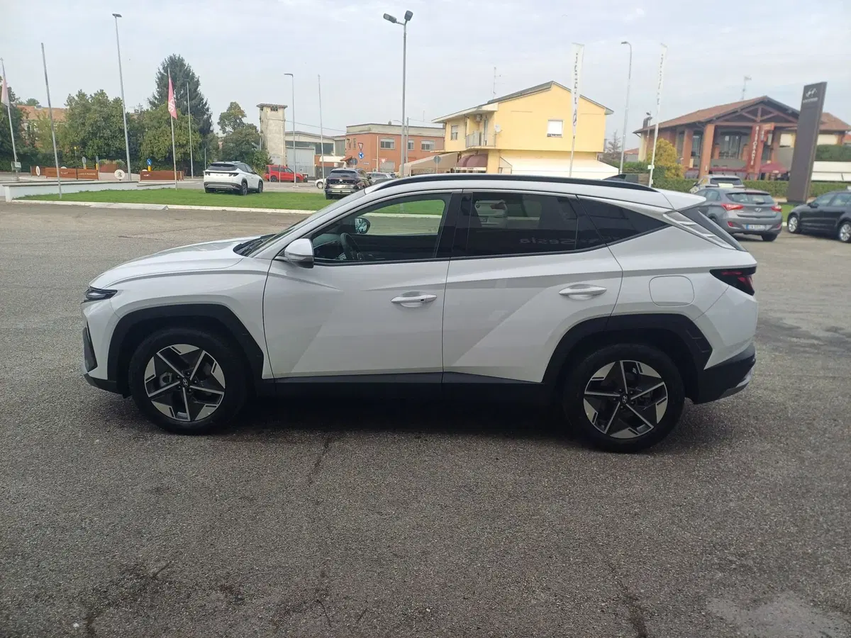 Hyundai Tucson nuova a Vercelli (4)