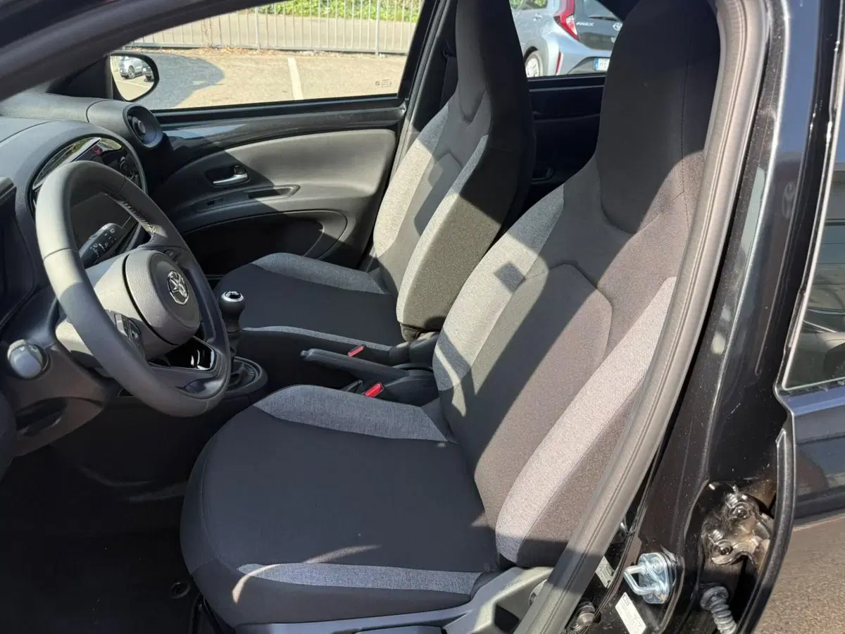 Toyota Aygo X nuova a Piacenza (13)
