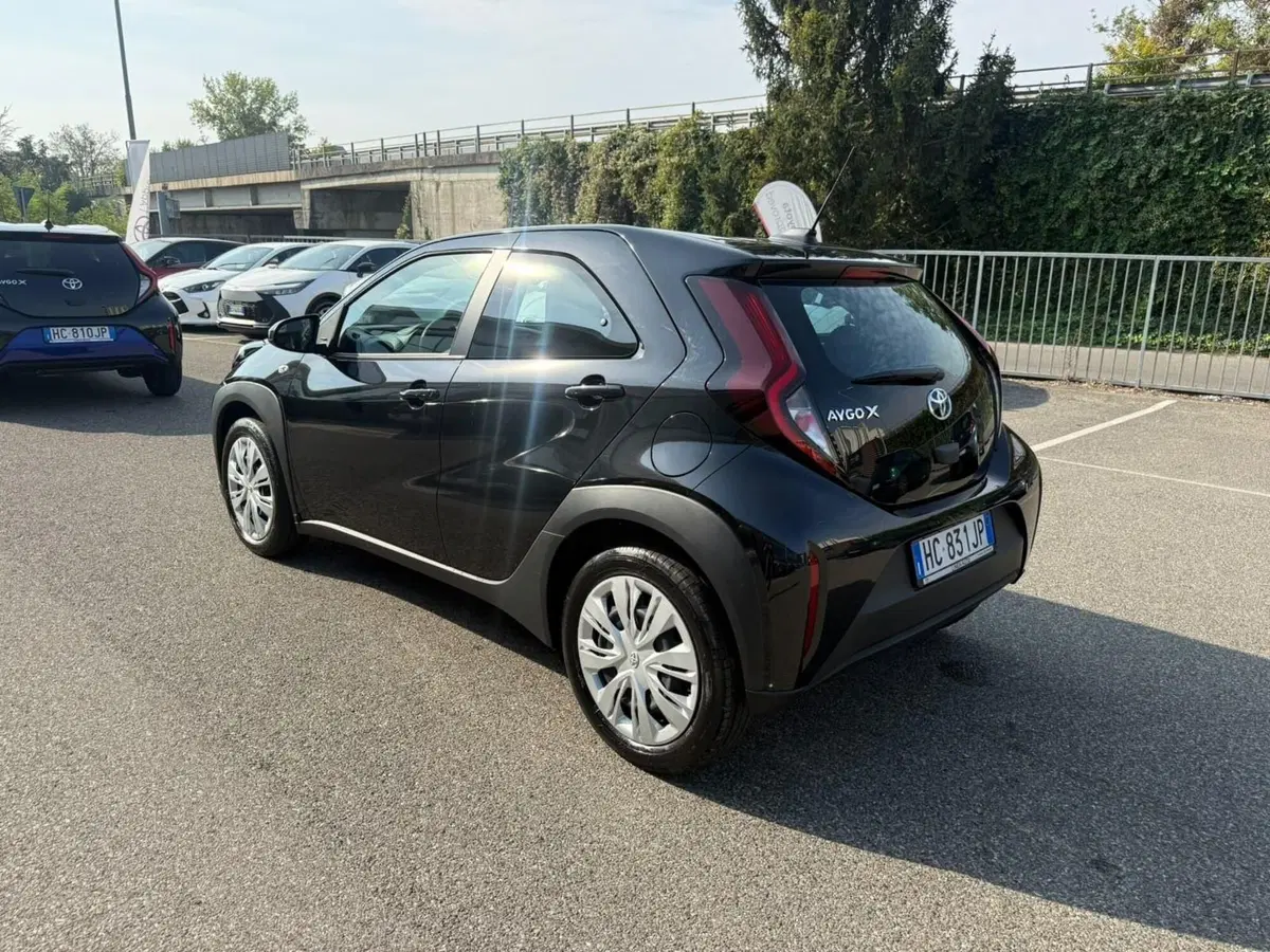 Toyota Aygo X nuova a Piacenza (6)