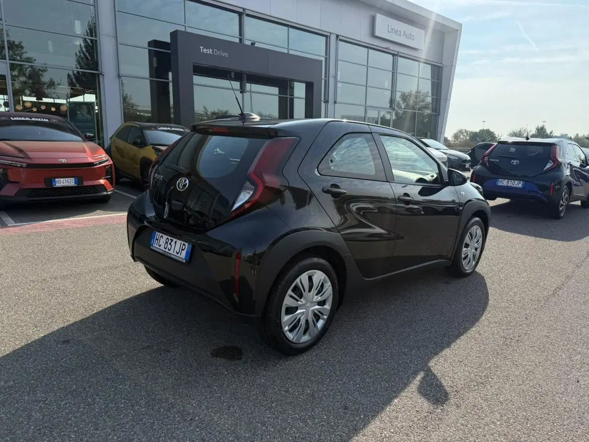 Toyota Aygo X nuova a Piacenza (7)