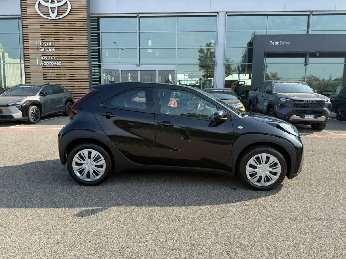 Toyota Aygo X nuova a Piacenza (8)
