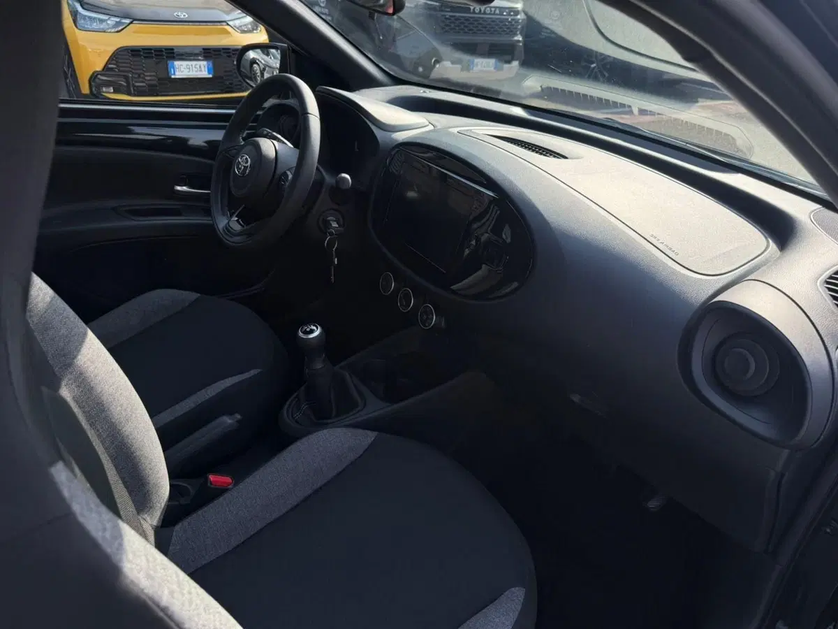 Toyota Aygo X nuova a Piacenza (9)