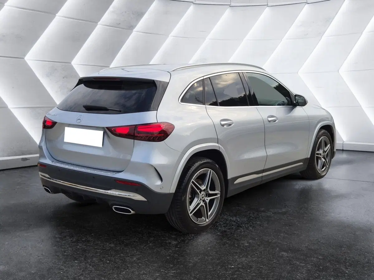 Mercedes-Benz GLA SUV usata  (4)