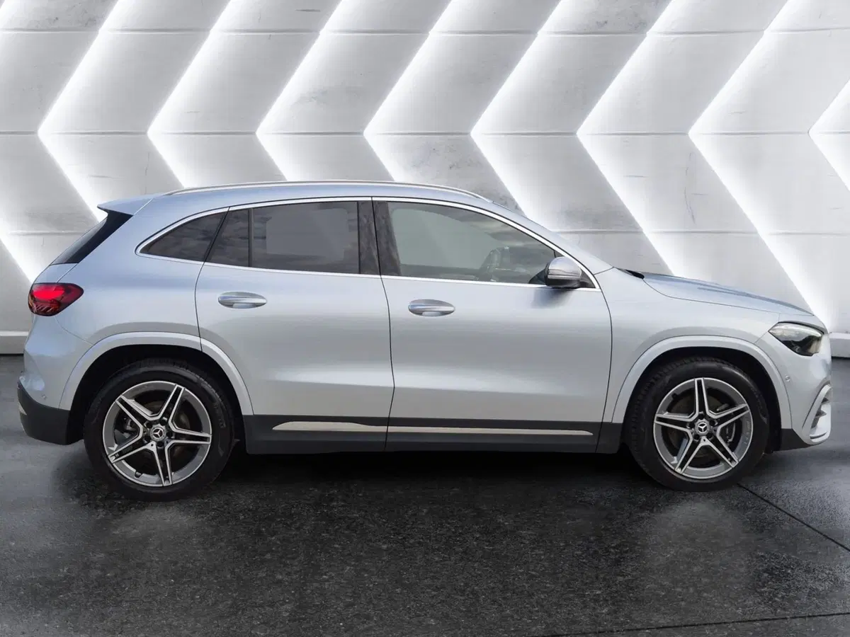 Mercedes-Benz GLA SUV usata  (5)