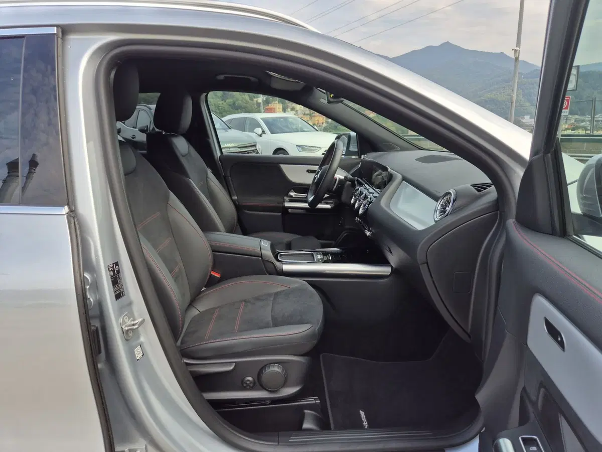 Mercedes-Benz GLA SUV usata  (9)