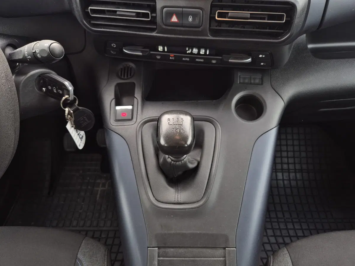 Peugeot Rifter usata  (10)