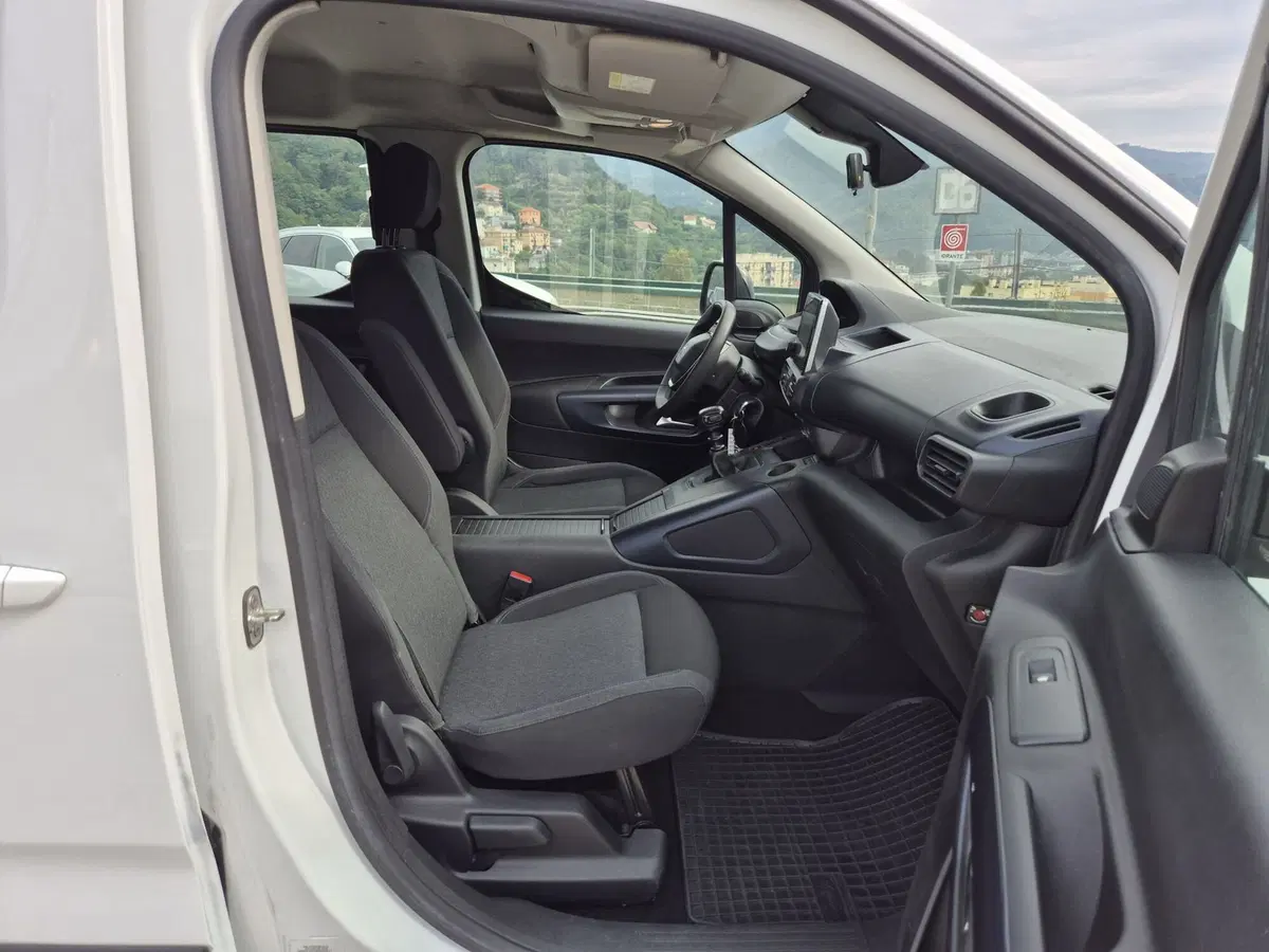 Peugeot Rifter usata  (9)