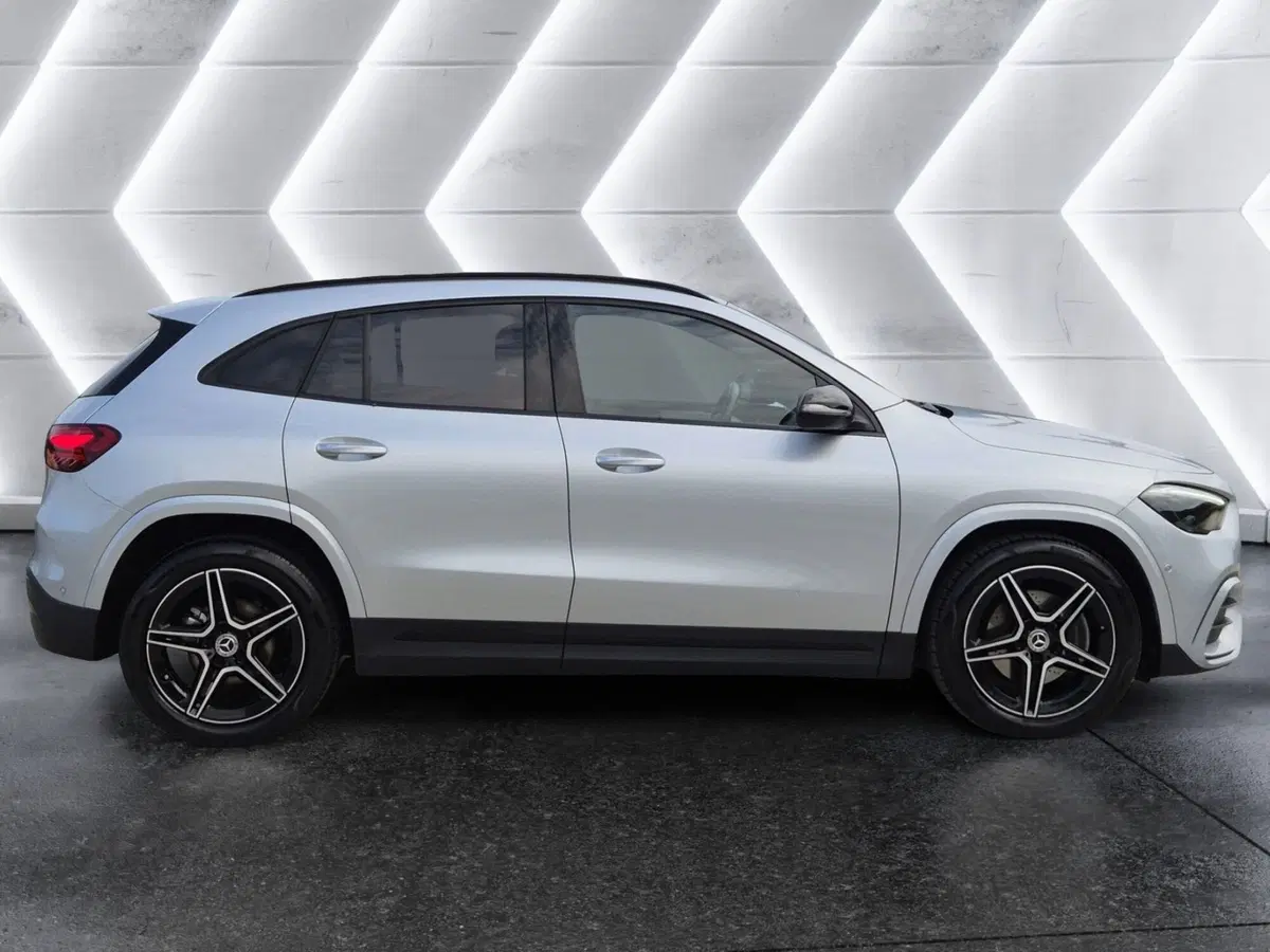 Mercedes-Benz GLA SUV usata  (5)