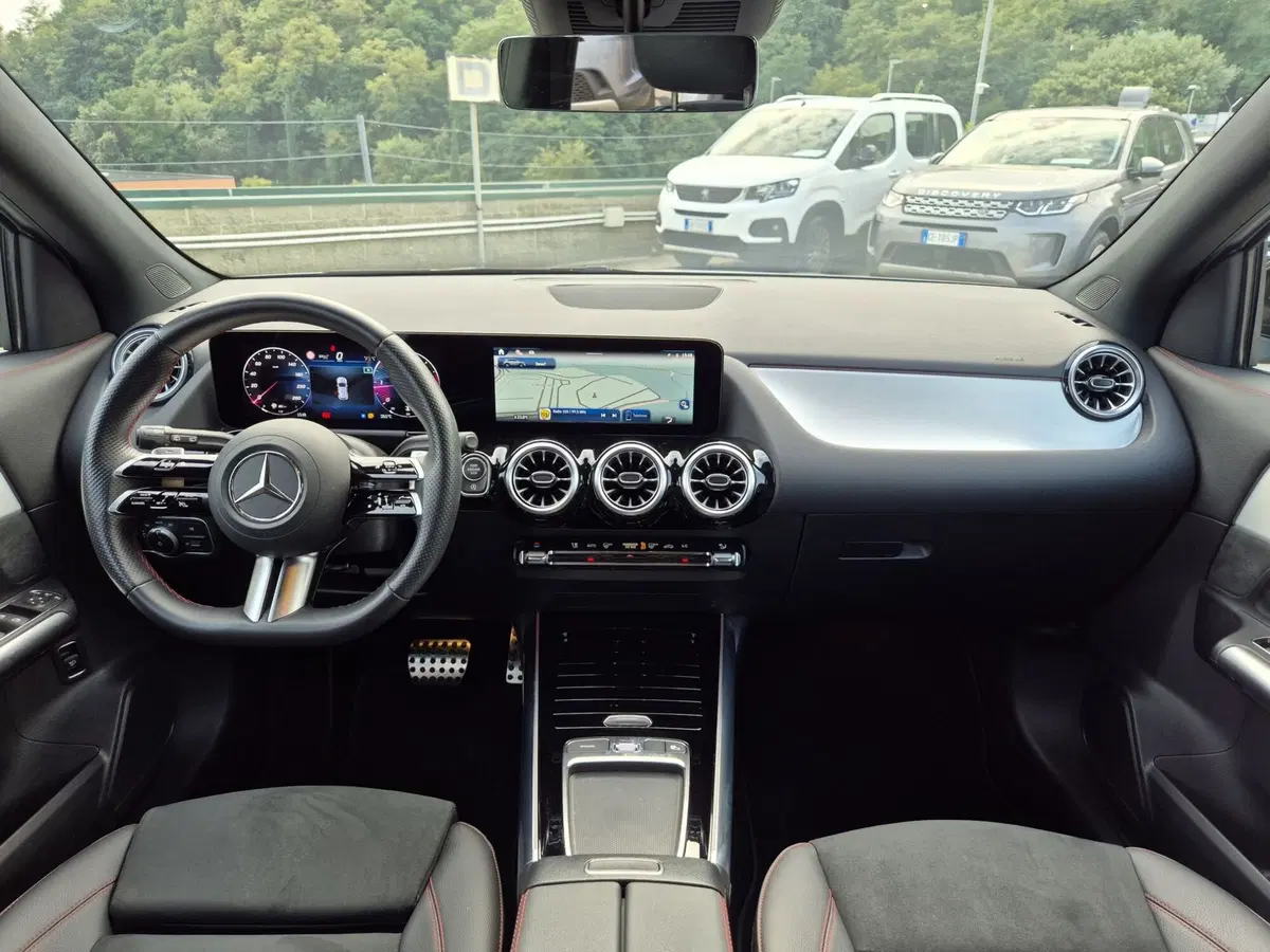 Mercedes-Benz GLA SUV usata  (8)