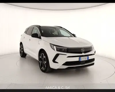 Opel Grandland 1.5 ecotec Ultimate s&s 130cv at8 del 2024 usata a Caserta